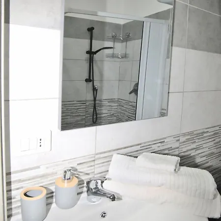 公寓 La Marina 2 *